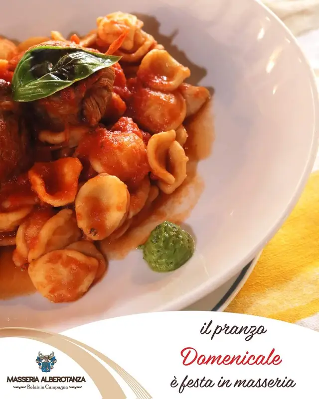 Questo è il momento perfetto per godervi una deliziosa domenica all'aria aperta presso la Masseria Alberotanza in provincia di Bari, assaporando i piatti migliori della nostra cucina a un prezzo speciale..Prenotate subito il vostro tavolo e unisciti a noi per un'esperienza gastronomica indimenticabile. I posti sono limitati, quindi affrettatevi!.Per prenotazioni e informazioni, chiamate il +39 3337845113. Vi aspettiamo!.#MasseriaAlberotanza #MenuDomenicale #SaporiPugliesi #OffertaSpeciale