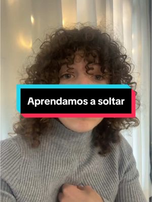 Aprender a soltar no es perder, es abrir un espacio para tu #pazmental ✨  #terapia #psicología...